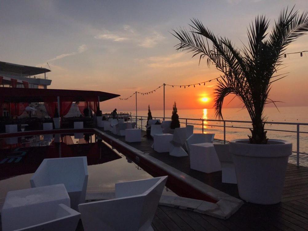 Club House Arkadia Beach Odesa Exterior photo