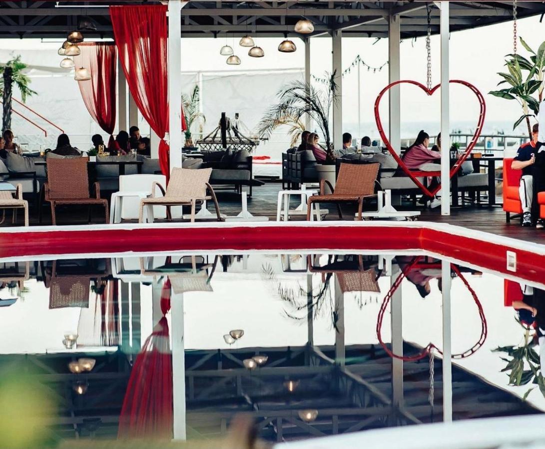 Club House Arkadia Beach Odesa Exterior photo