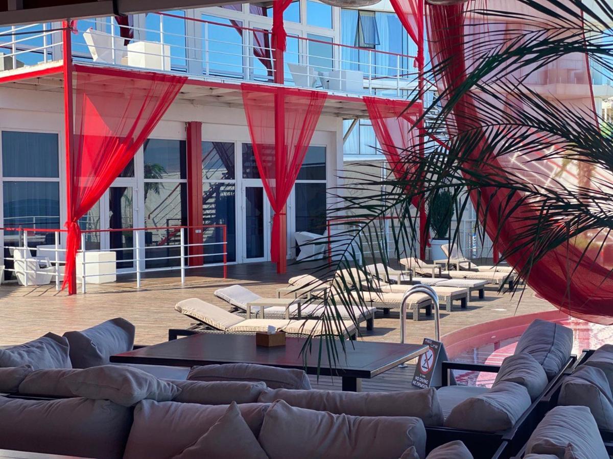 Club House Arkadia Beach Odesa Exterior photo